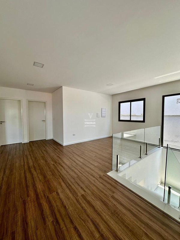 Sobrado 4 su&iacute;tes + 4 vagas de garagem  Arujá - 