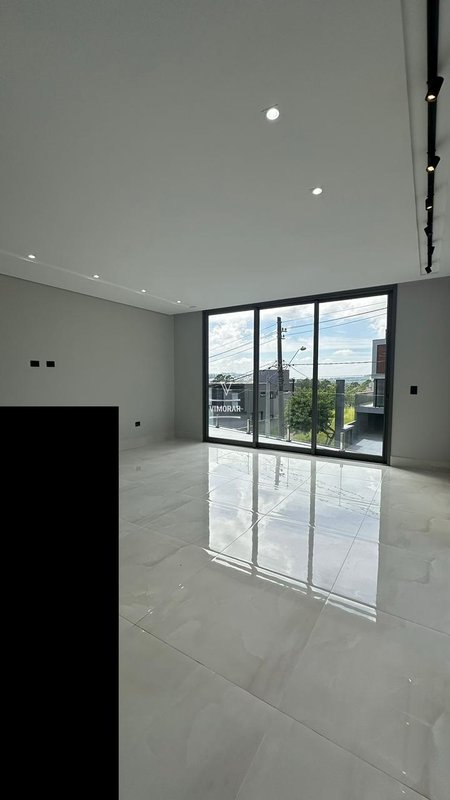 Sobrado 3 su&iacute;tes + 4 vagas de garagem  Arujá - 