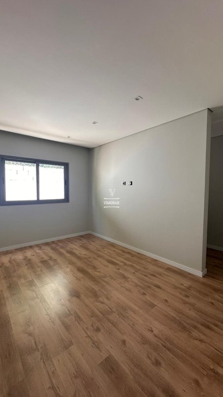 Sobrado 3 su&iacute;tes + 4 vagas de garagem  Arujá - 