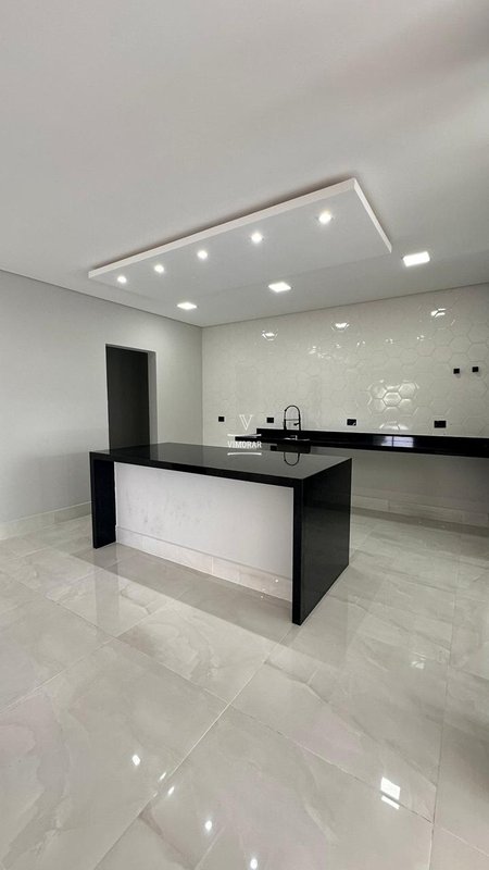 Sobrado 3 su&iacute;tes + 4 vagas de garagem  Arujá - 