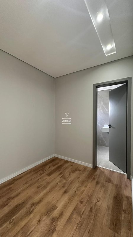 Sobrado 3 su&iacute;tes + 4 vagas de garagem  Arujá - 