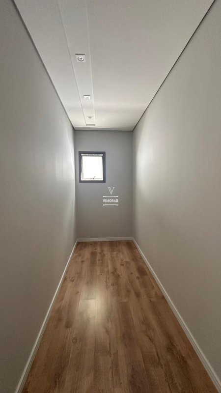 Sobrado 3 su&iacute;tes + 4 vagas de garagem  Arujá - 