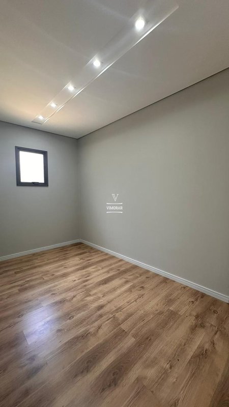 Sobrado 3 su&iacute;tes + 4 vagas de garagem  Arujá - 