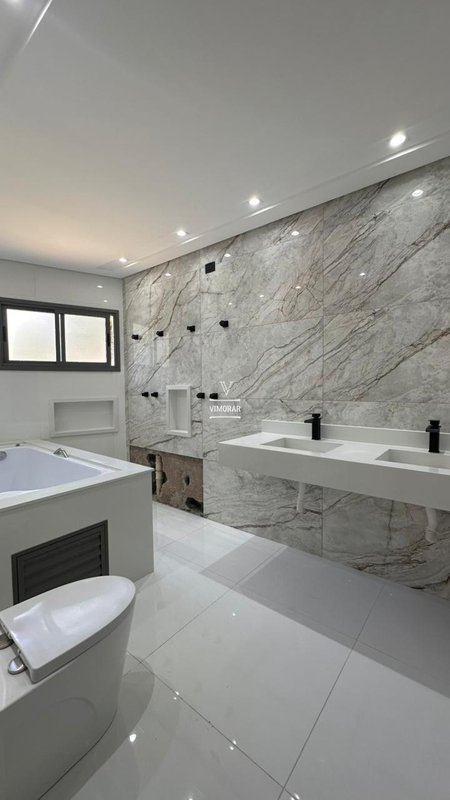 Sobrado 3 su&iacute;tes + 4 vagas de garagem  Arujá - 