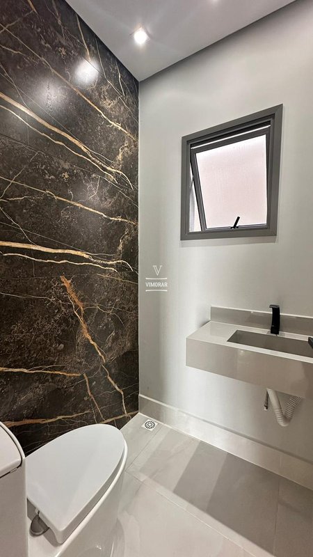 Sobrado 3 su&iacute;tes + 4 vagas de garagem  Arujá - 