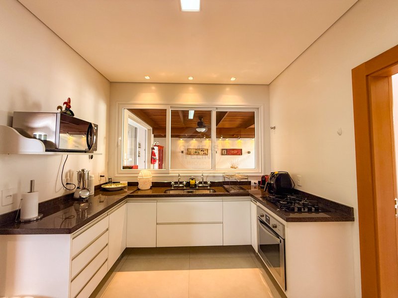 Exclusividade Frente ao Mar: Casa com 5 suites, piscina e Servi&ccedil;o de Praia - LOCA&Ccedil;&Atilde;O  São Sebastião - 