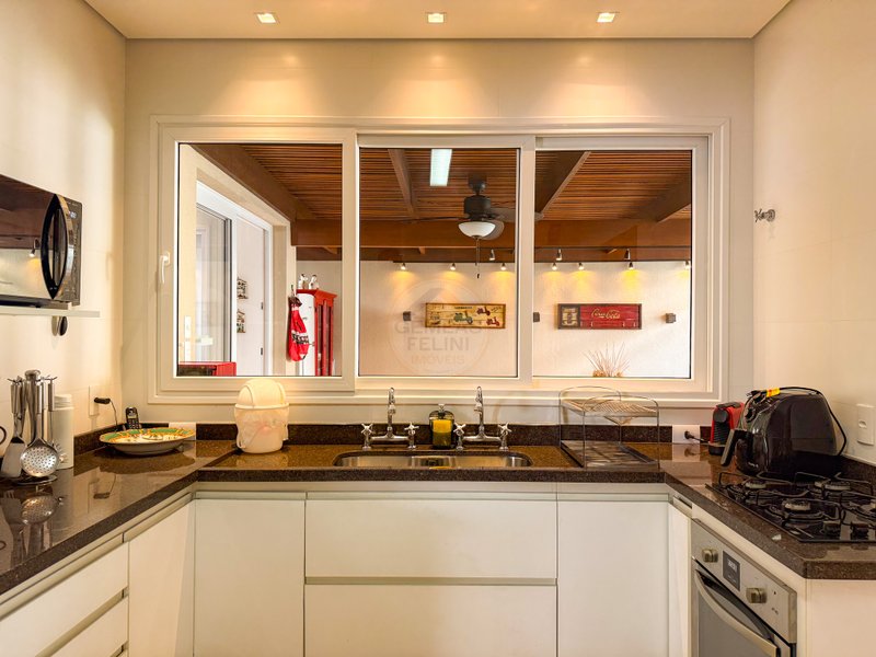 Exclusividade Frente ao Mar: Casa com 5 suites, piscina e Servi&ccedil;o de Praia - LOCA&Ccedil;&Atilde;O  São Sebastião - 