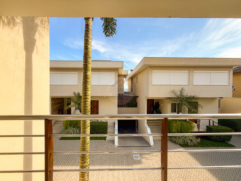 Exclusividade Frente ao Mar: Casa com 5 suites, piscina e Servi&ccedil;o de Praia - LOCA&Ccedil;&Atilde;O  São Sebastião - 