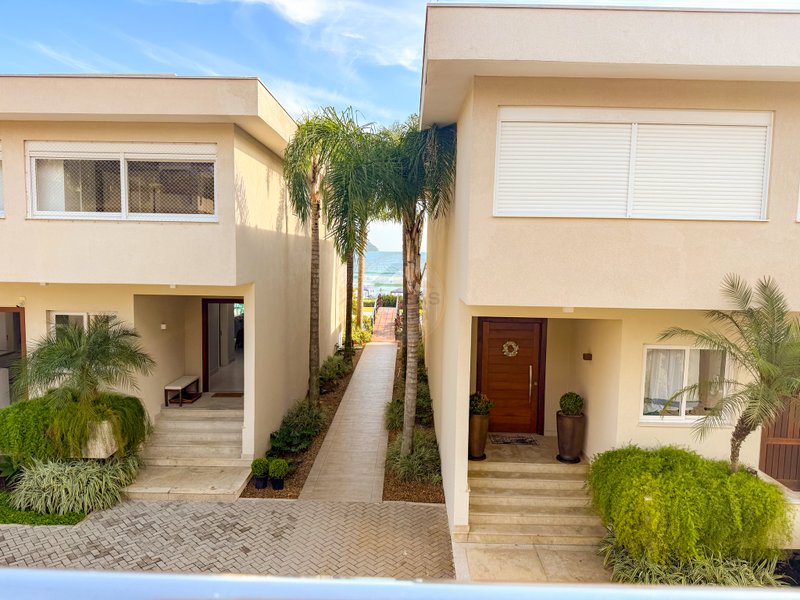 Exclusividade Frente ao Mar: Casa com 5 suites, piscina e Servi&ccedil;o de Praia - LOCA&Ccedil;&Atilde;O  São Sebastião - 