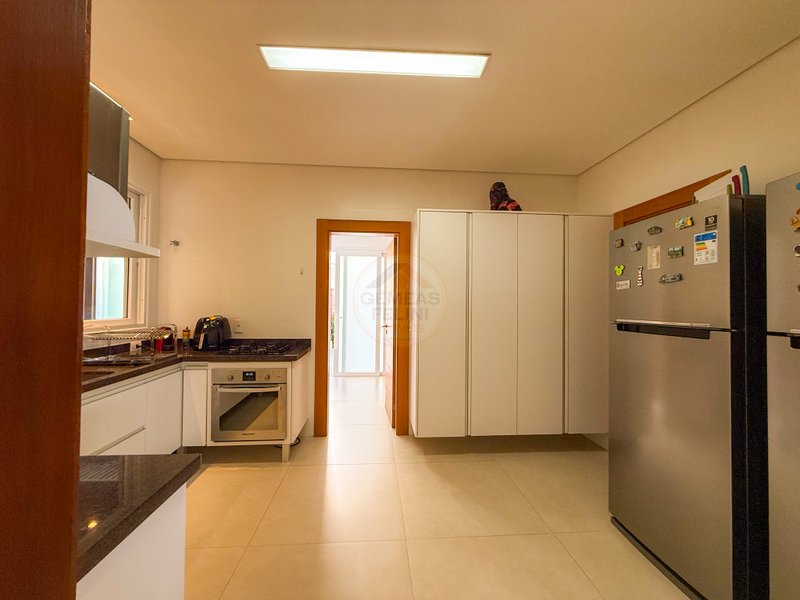 Exclusividade Frente ao Mar: Casa com 5 suites, piscina e Servi&ccedil;o de Praia - LOCA&Ccedil;&Atilde;O  São Sebastião - 