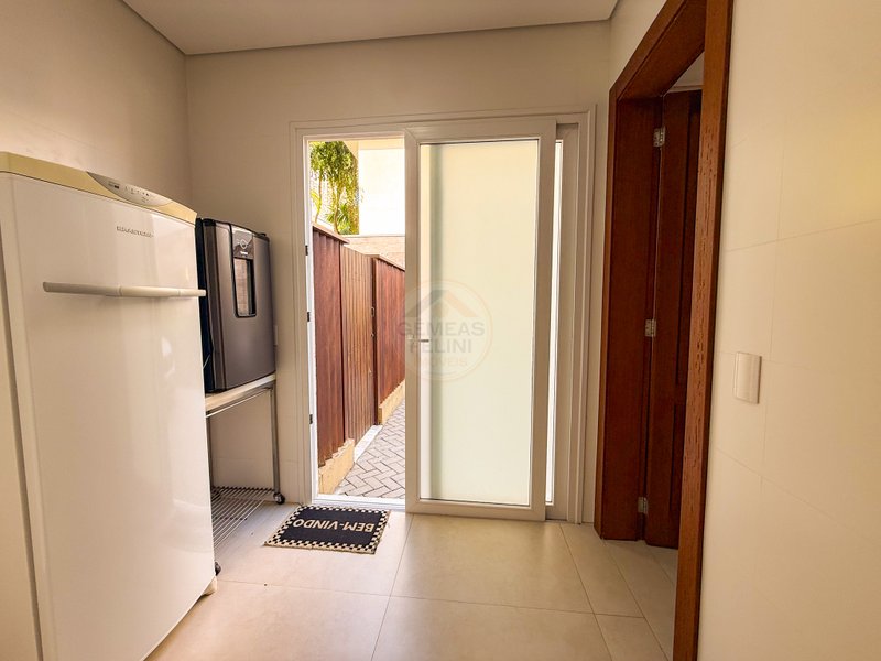 Exclusividade Frente ao Mar: Casa com 5 suites, piscina e Servi&ccedil;o de Praia - LOCA&Ccedil;&Atilde;O  São Sebastião - 