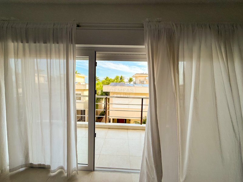 Exclusividade Frente ao Mar: Casa com 5 suites, piscina e Servi&ccedil;o de Praia - LOCA&Ccedil;&Atilde;O  São Sebastião - 