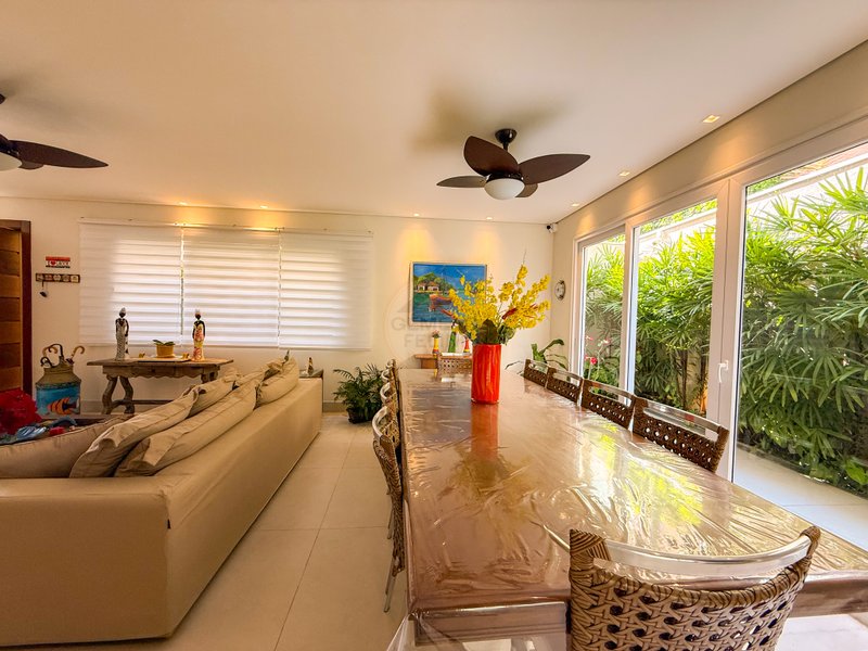 Exclusividade Frente ao Mar: Casa com 5 suites, piscina e Servi&ccedil;o de Praia - LOCA&Ccedil;&Atilde;O  São Sebastião - 