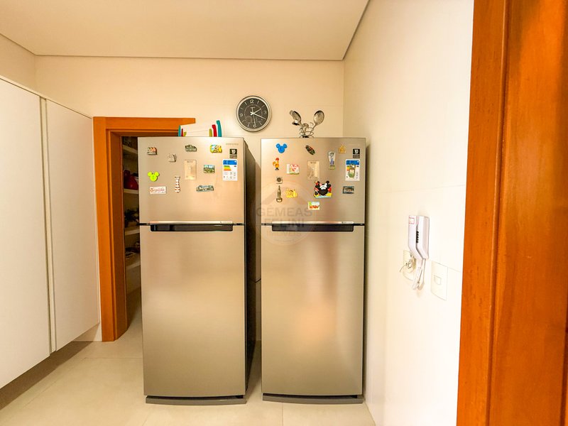 Exclusividade Frente ao Mar: Casa com 5 suites, piscina e Servi&ccedil;o de Praia - LOCA&Ccedil;&Atilde;O  São Sebastião - 