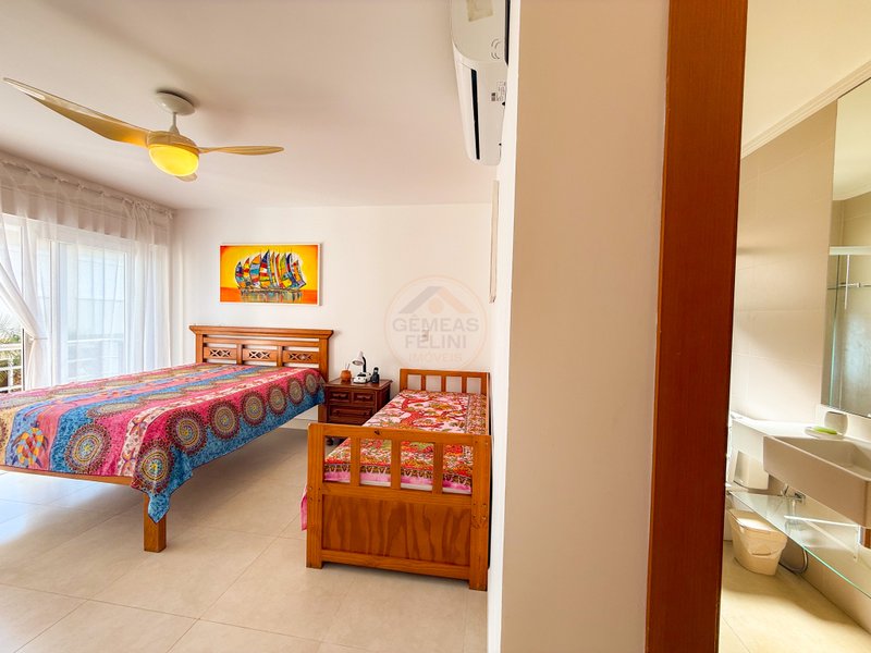 Exclusividade Frente ao Mar: Casa com 5 suites, piscina e Servi&ccedil;o de Praia - LOCA&Ccedil;&Atilde;O  São Sebastião - 