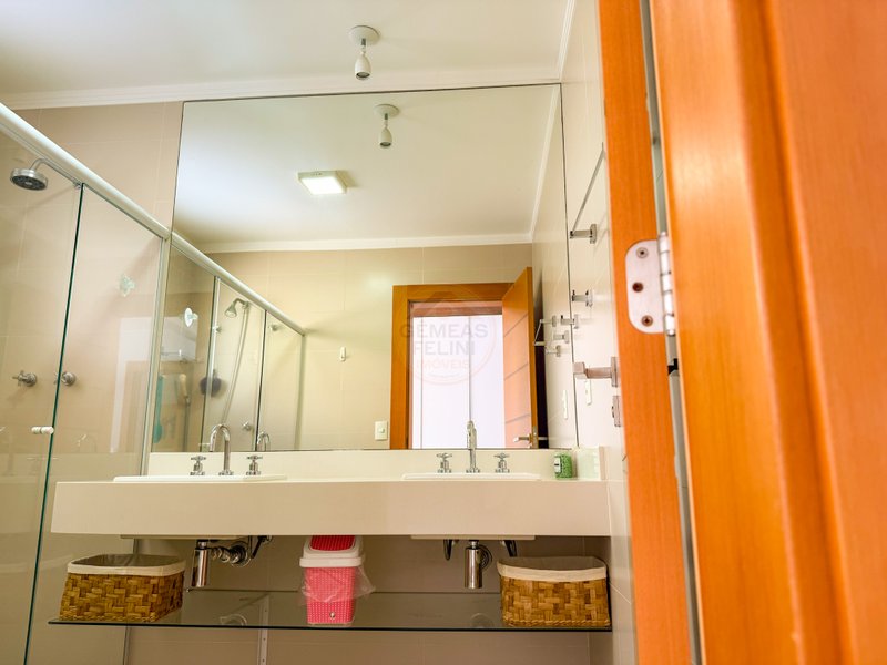 Exclusividade Frente ao Mar: Casa com 5 suites, piscina e Servi&ccedil;o de Praia - LOCA&Ccedil;&Atilde;O  São Sebastião - 