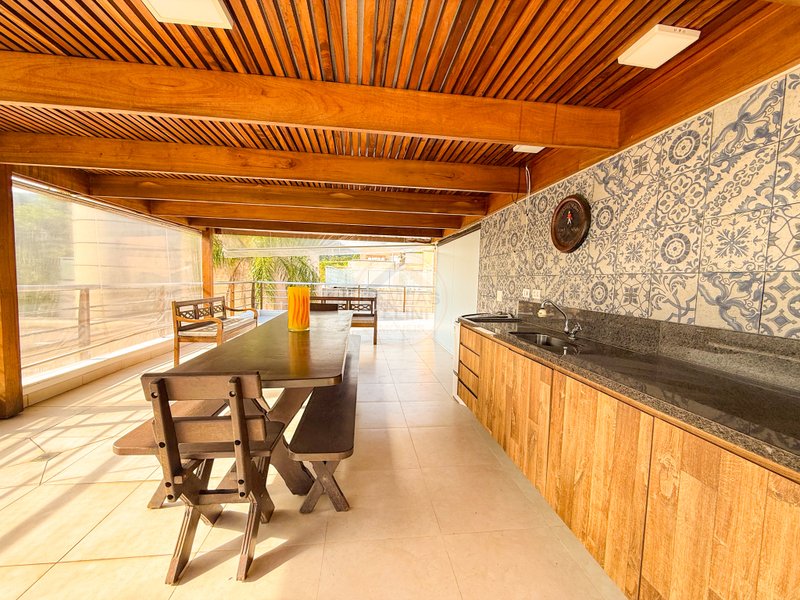 Exclusividade Frente ao Mar: Casa com 5 suites, piscina e Servi&ccedil;o de Praia - LOCA&Ccedil;&Atilde;O  São Sebastião - 