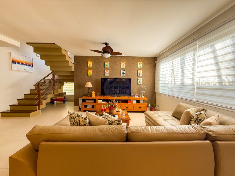 Exclusividade Frente ao Mar: Casa com 5 suites, piscina e Servi&ccedil;o de Praia - LOCA&Ccedil;&Atilde;O  São Sebastião - 