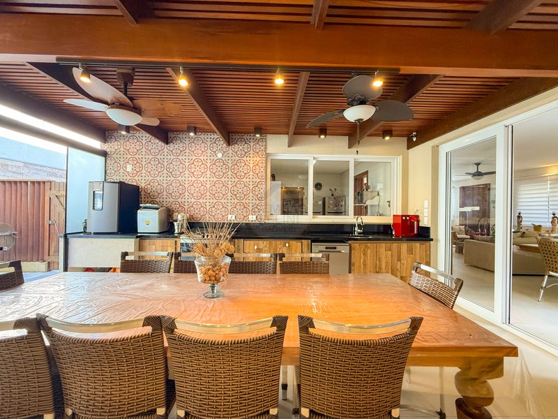 Exclusividade Frente ao Mar: Casa com 5 suites, piscina e Servi&ccedil;o de Praia - LOCA&Ccedil;&Atilde;O  São Sebastião - 