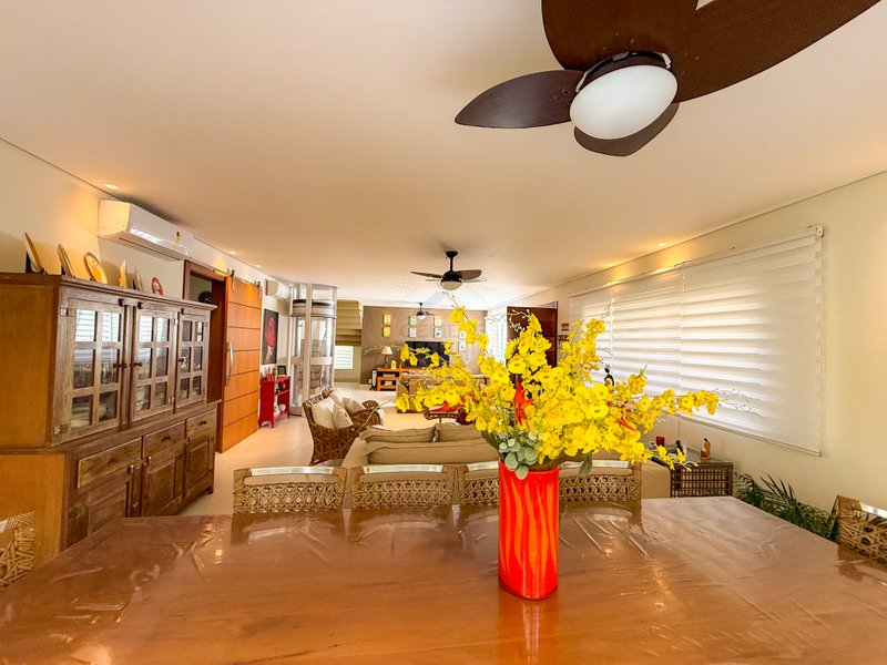 Exclusividade Frente ao Mar: Casa com 5 suites, piscina e Servi&ccedil;o de Praia - LOCA&Ccedil;&Atilde;O  São Sebastião - 