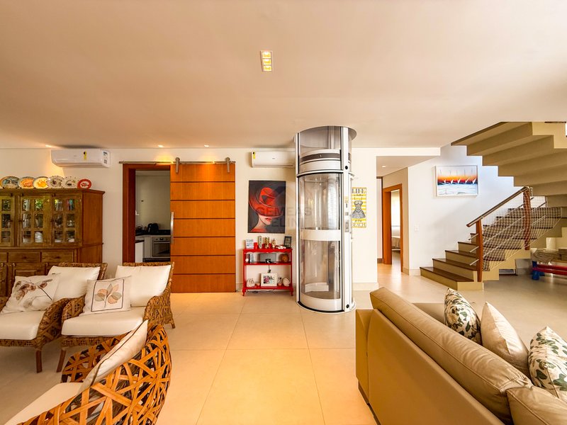 Exclusividade Frente ao Mar: Casa com 5 suites, piscina e Servi&ccedil;o de Praia - LOCA&Ccedil;&Atilde;O  São Sebastião - 