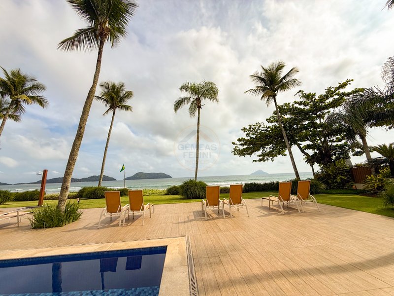 Casa P&eacute; na Areia com 5 Su&iacute;tes, Vista para o Mar e M&oacute;veis Importados - VENDA  São Sebastião - 