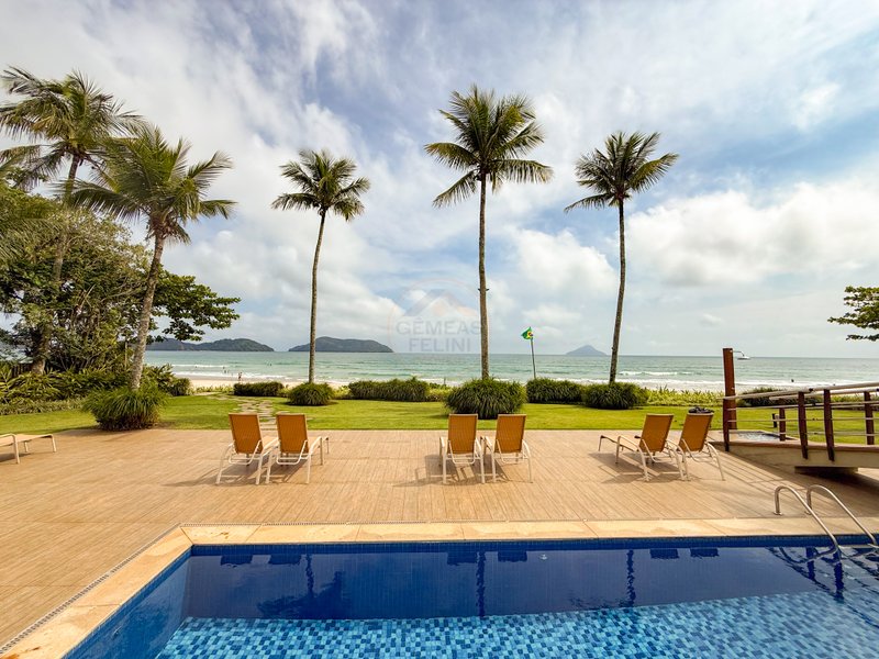 Casa P&eacute; na Areia com 5 Su&iacute;tes, Vista para o Mar e M&oacute;veis Importados - VENDA  São Sebastião - 