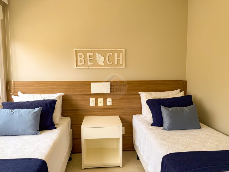 Casa P&eacute; na Areia com 5 Su&iacute;tes, Vista para o Mar e M&oacute;veis Importados - VENDA  São Sebastião - 