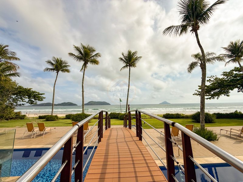 Casa P&eacute; na Areia com 5 Su&iacute;tes, Vista para o Mar e M&oacute;veis Importados - VENDA  São Sebastião - 