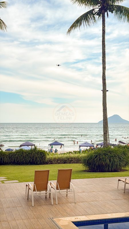 Casa P&eacute; na Areia com 5 Su&iacute;tes, Vista para o Mar e M&oacute;veis Importados - VENDA  São Sebastião - 