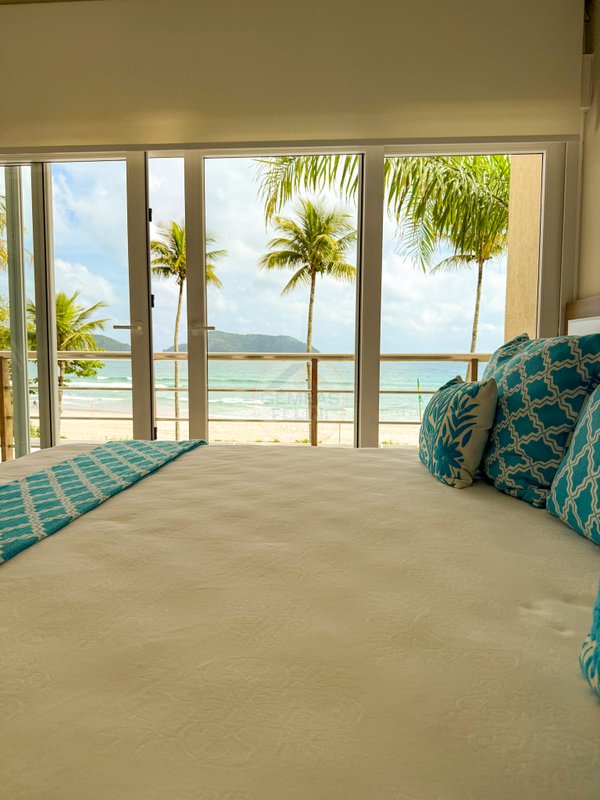 Casa P&eacute; na Areia com 5 Su&iacute;tes, Vista para o Mar e M&oacute;veis Importados - VENDA  São Sebastião - 