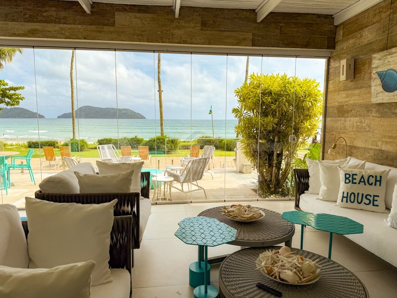 Casa P&eacute; na Areia com 5 Su&iacute;tes, Vista para o Mar e M&oacute;veis Importados - VENDA  São Sebastião - 