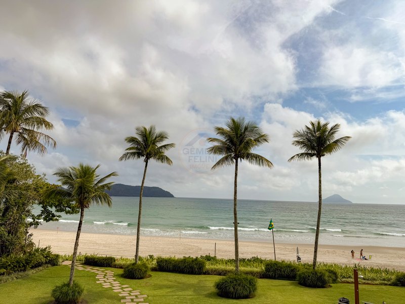 Casa P&eacute; na Areia com 5 Su&iacute;tes, Vista para o Mar e M&oacute;veis Importados - VENDA  São Sebastião - 