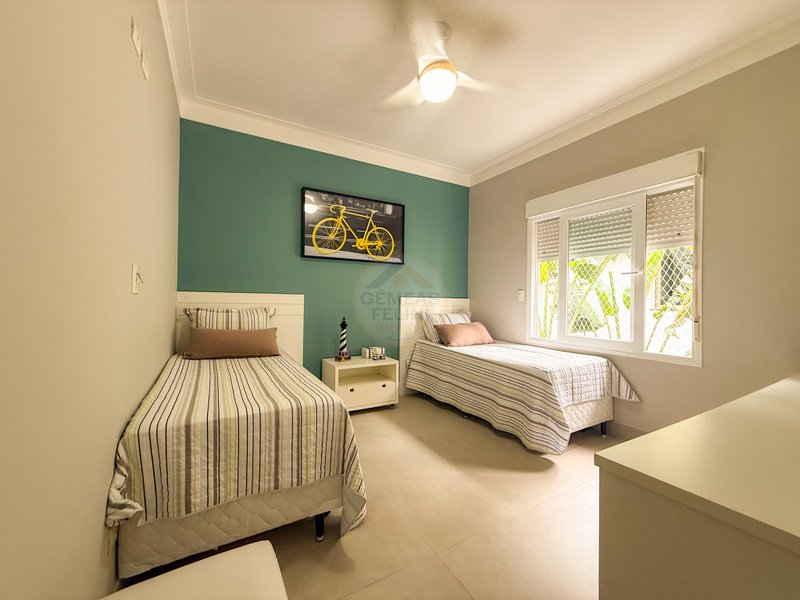 Frente ao Mar: Casa alto padr&atilde;o com Piscina, Sauna e &Aacute;rea Gourmet - VENDA  São Sebastião - 