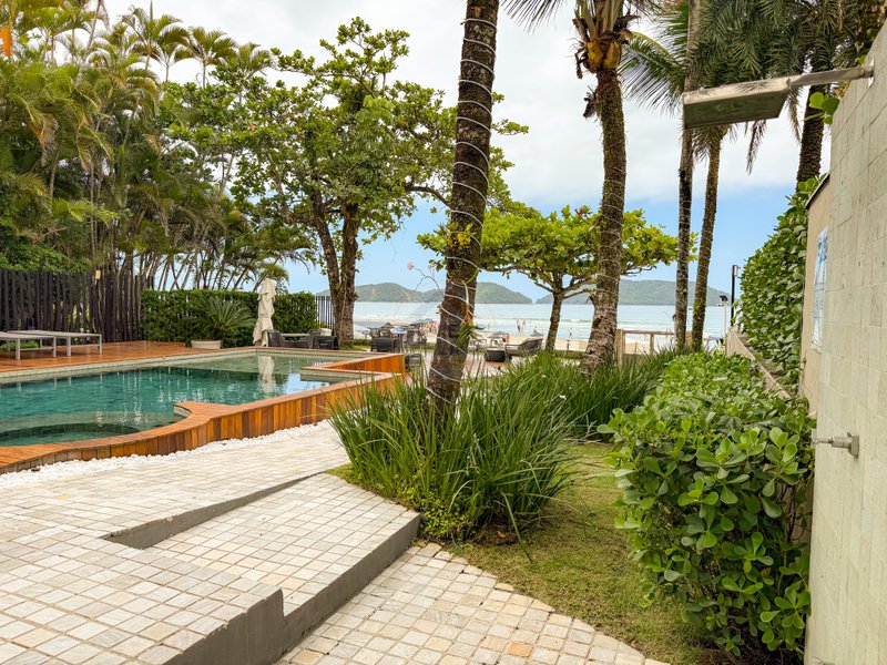 Frente ao Mar: Casa alto padr&atilde;o com Piscina, Sauna e &Aacute;rea Gourmet - VENDA  São Sebastião - 