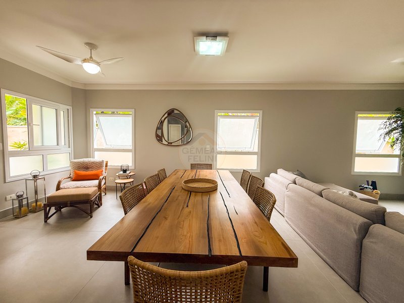 Frente ao Mar: Casa alto padr&atilde;o com Piscina, Sauna e &Aacute;rea Gourmet - VENDA  São Sebastião - 