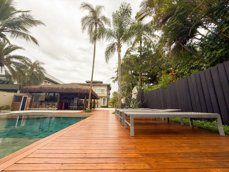 Frente ao Mar: Casa alto padr&atilde;o com Piscina, Sauna e &Aacute;rea Gourmet - VENDA  São Sebastião - 