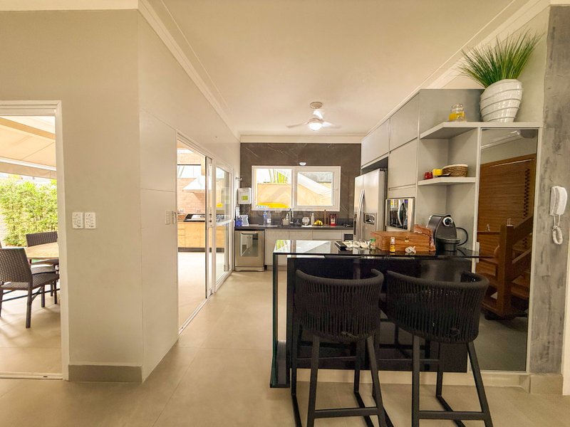 Frente ao Mar: Casa alto padr&atilde;o com Piscina, Sauna e &Aacute;rea Gourmet - VENDA  São Sebastião - 