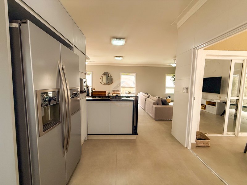 Frente ao Mar: Casa alto padr&atilde;o com Piscina, Sauna e &Aacute;rea Gourmet - VENDA  São Sebastião - 