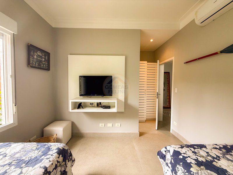 Frente ao Mar: Casa alto padr&atilde;o com Piscina, Sauna e &Aacute;rea Gourmet - VENDA  São Sebastião - 