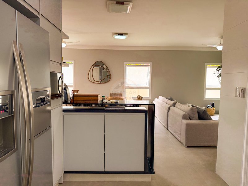 Frente ao Mar: Casa alto padr&atilde;o com Piscina, Sauna e &Aacute;rea Gourmet - VENDA  São Sebastião - 