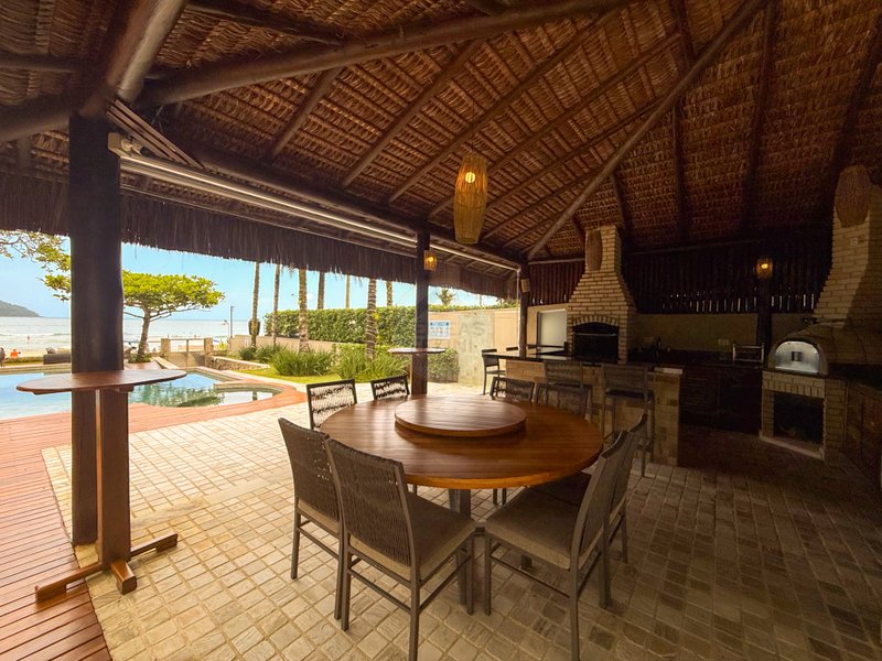 Frente ao Mar: Casa alto padr&atilde;o com Piscina, Sauna e &Aacute;rea Gourmet - VENDA  São Sebastião - 