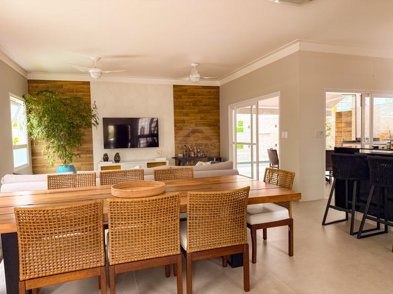 Frente ao Mar: Casa alto padr&atilde;o com Piscina, Sauna e &Aacute;rea Gourmet - VENDA  São Sebastião - 