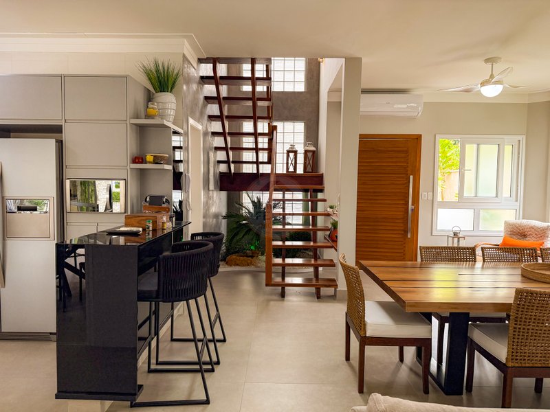 Frente ao Mar: Casa alto padr&atilde;o com Piscina, Sauna e &Aacute;rea Gourmet - VENDA  São Sebastião - 