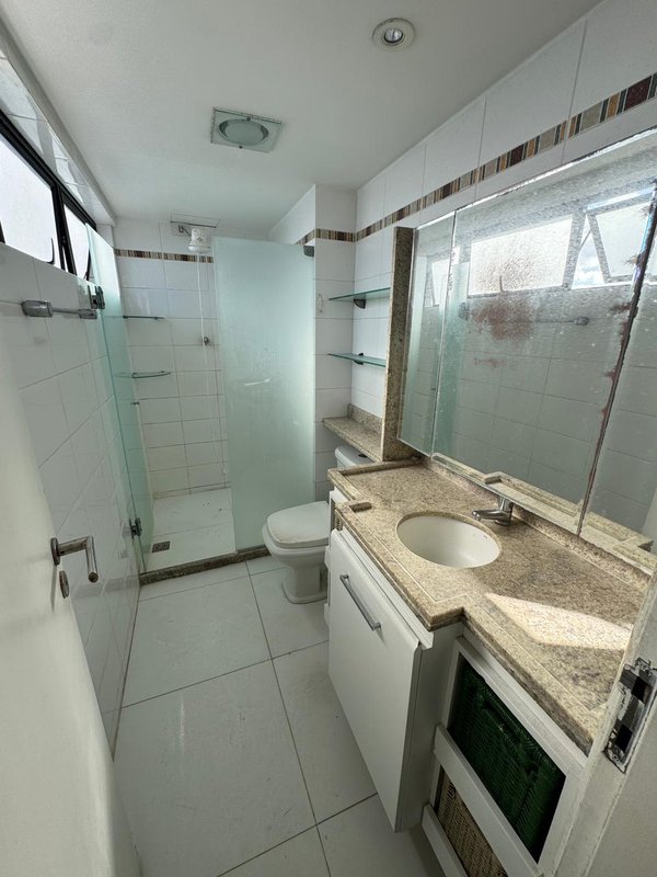 4 quartos (3 su&iacute;tes amplas). 158m&sup2;. Varanda. Depend&ecirc;ncia completa. 3 vagas de garagem Rua Professor José Brandão Recife - 