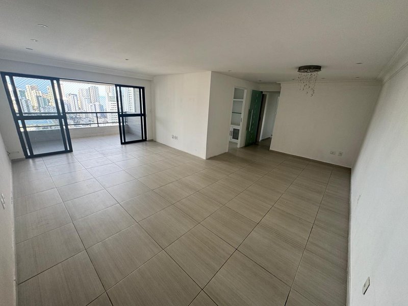 4 quartos (3 su&iacute;tes amplas). 158m&sup2;. Varanda. Depend&ecirc;ncia completa. 3 vagas de garagem Rua Professor José Brandão Recife - 