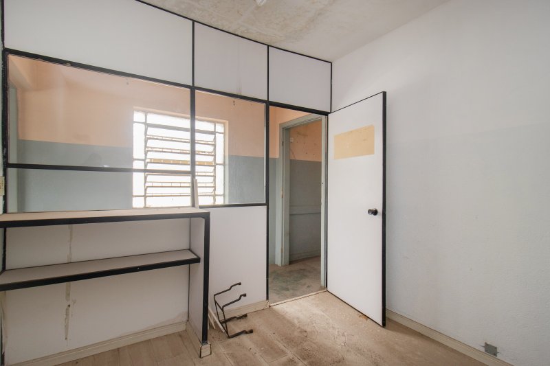 ALUGA-SE GALP&Atilde;O/DEP&Oacute;SITO/ARMAZ&Eacute;M COM 3 QUARTOS E 2 BANHEIROS 180 M&sup2; Rua Américo Brasiliense São Paulo - 