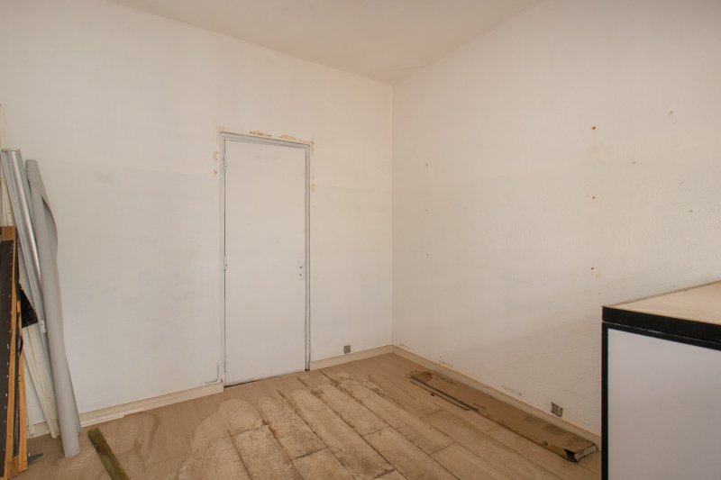 ALUGA-SE GALP&Atilde;O/DEP&Oacute;SITO/ARMAZ&Eacute;M COM 3 QUARTOS E 2 BANHEIROS 180 M&sup2; Rua Américo Brasiliense São Paulo - 