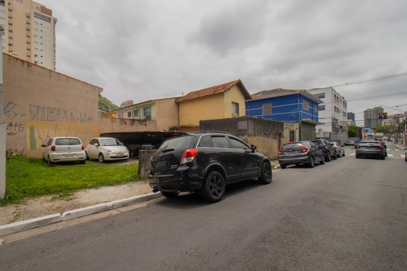 ALUGA-SE GALP&Atilde;O/DEP&Oacute;SITO/ARMAZ&Eacute;M COM 3 QUARTOS E 2 BANHEIROS 180 M&sup2; Rua Américo Brasiliense São Paulo - 