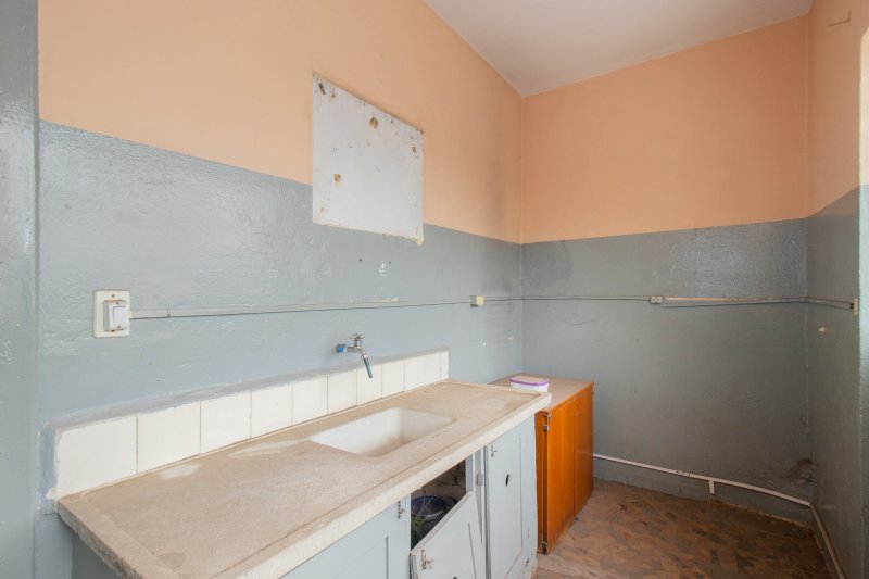 ALUGA-SE GALP&Atilde;O/DEP&Oacute;SITO/ARMAZ&Eacute;M COM 3 QUARTOS E 2 BANHEIROS 180 M&sup2; Rua Américo Brasiliense São Paulo - 